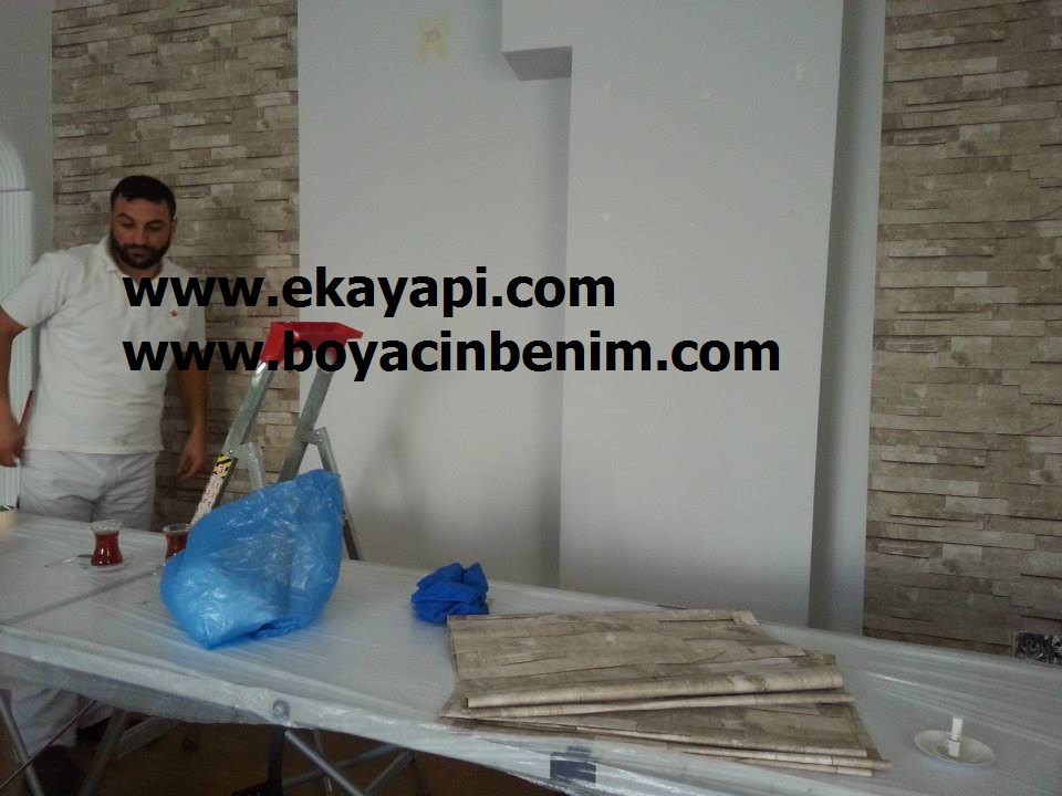 Desenli Duvar Kağıdı Kesimi